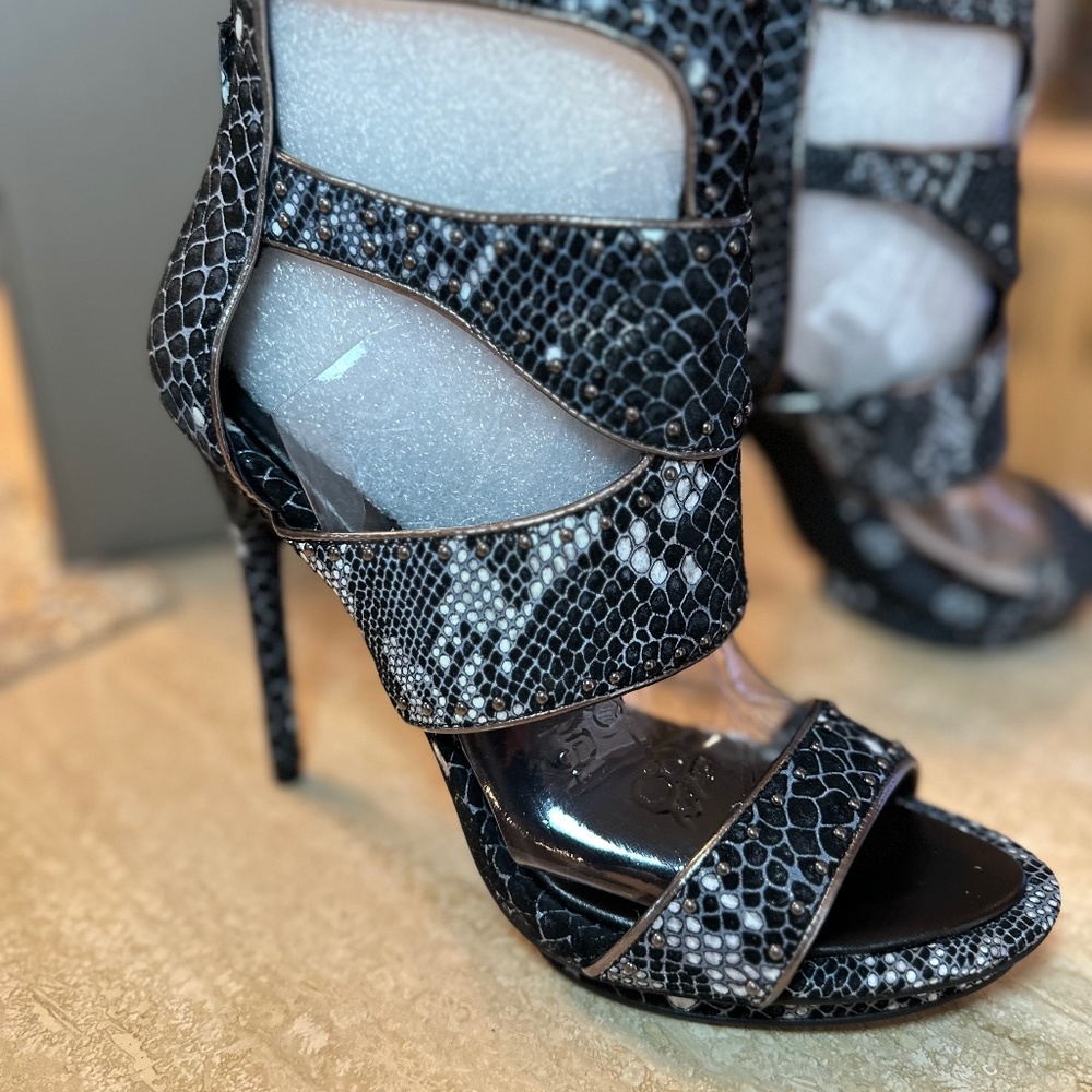 BCBG MAXAZRIA women’s shoes size 8